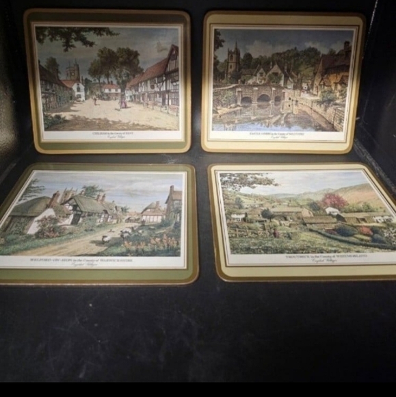 4 Pre Owned Continental Luncheon Placemats With English Villages Designs - Picture 7 of 8